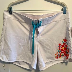 Athleta Board Shorts White/Flowers 12 NWT